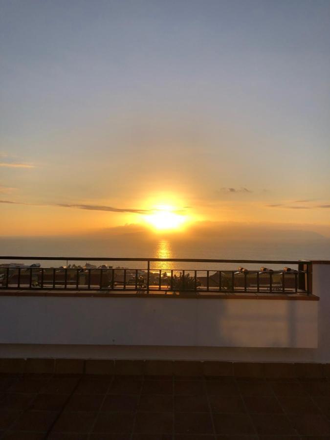 Апартаменты Amazing Duplex With Large Terrace And Sea Views Пуэрто-де-Сантьяго Экстерьер фото